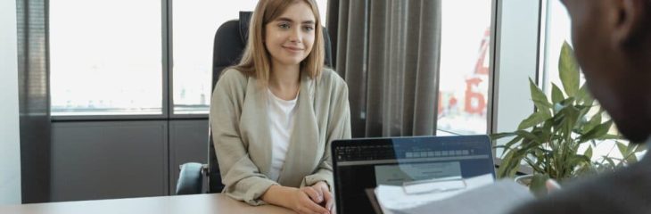 رزومه کاری و شغلی چطور باید باشد؟ راهنمای کامل نوشتن رزومه شغلی و کاری